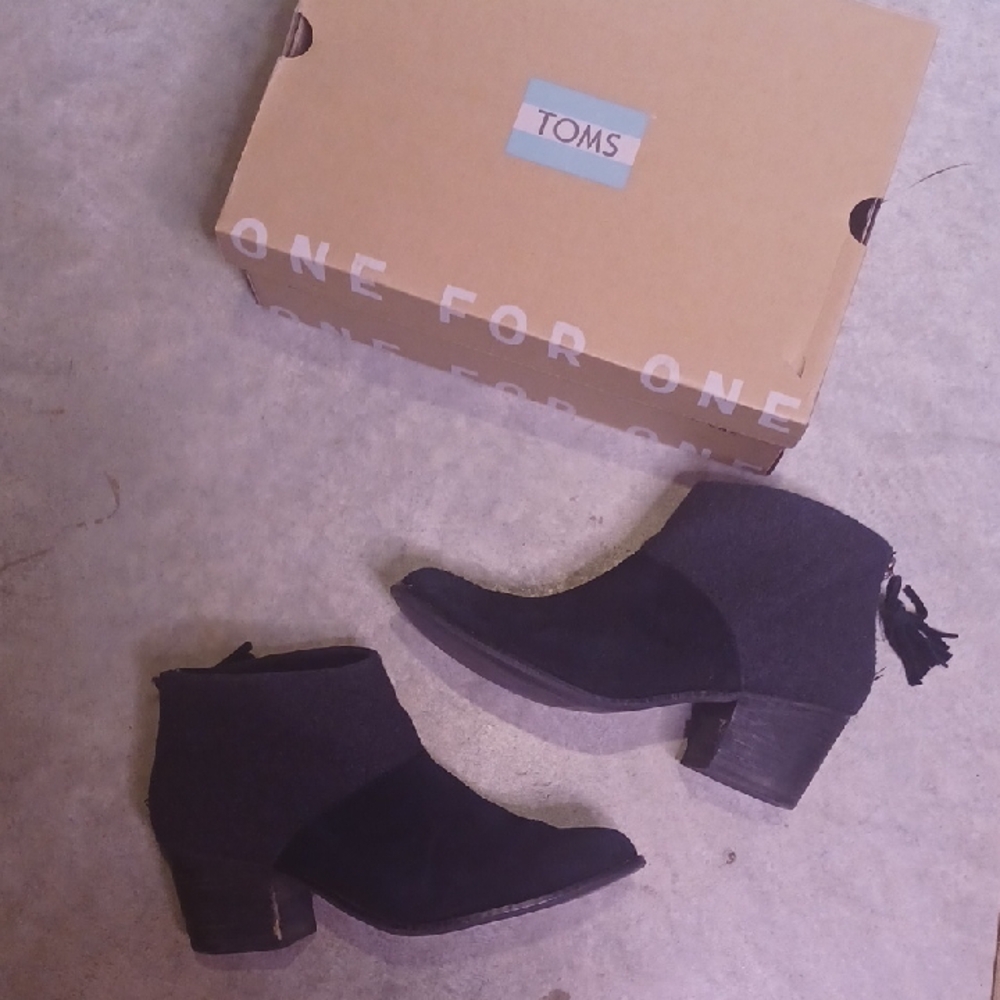 TOMS Women's Black and Gray Ankle Booties
